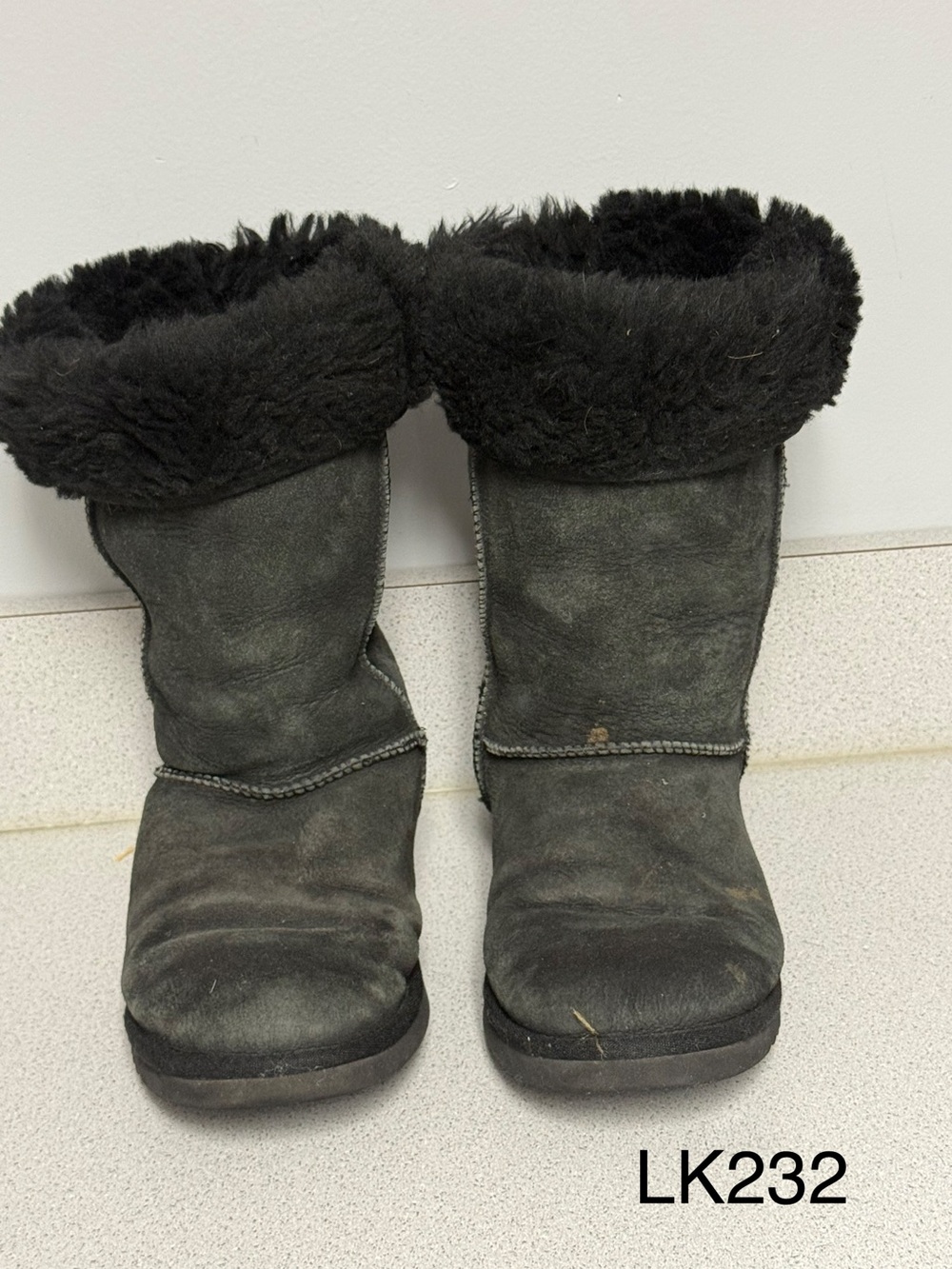 UGG Australia Classic Tall 5815 Black Sheepskin Boots Size 7